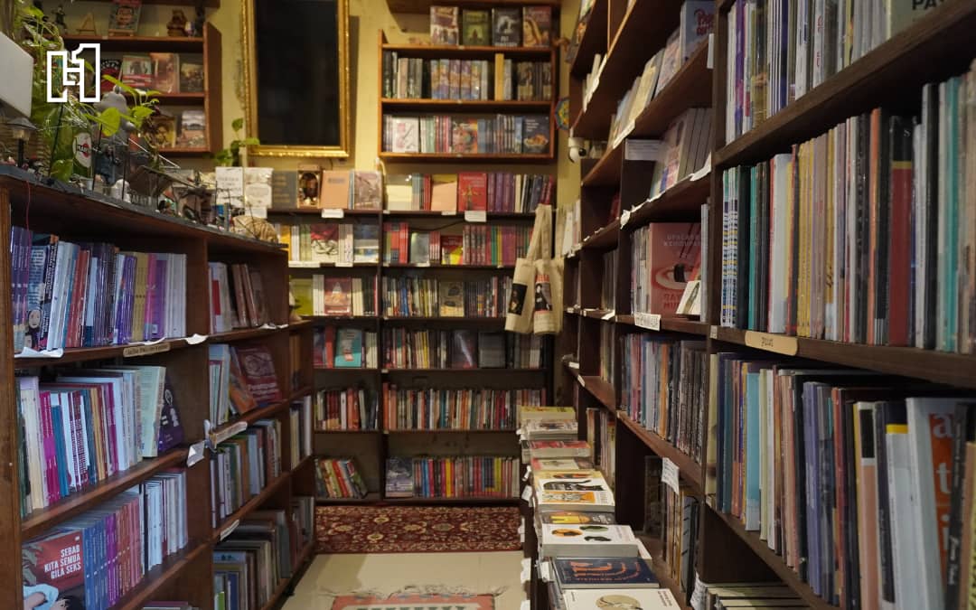 Best Omaha Bookstores For New, Used, & Comic Books