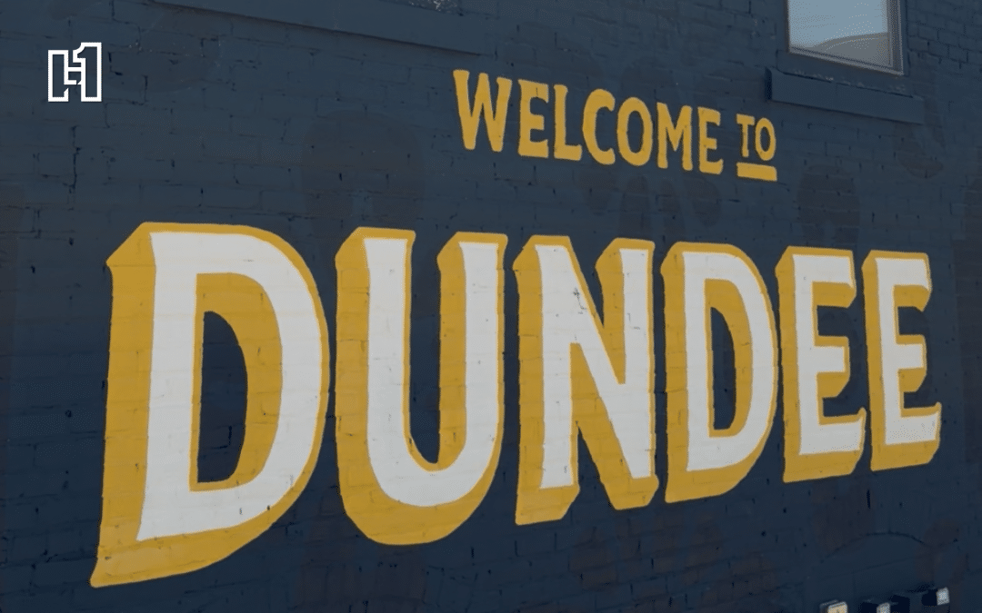 A neighborhood sign for Dundee in Omaha.